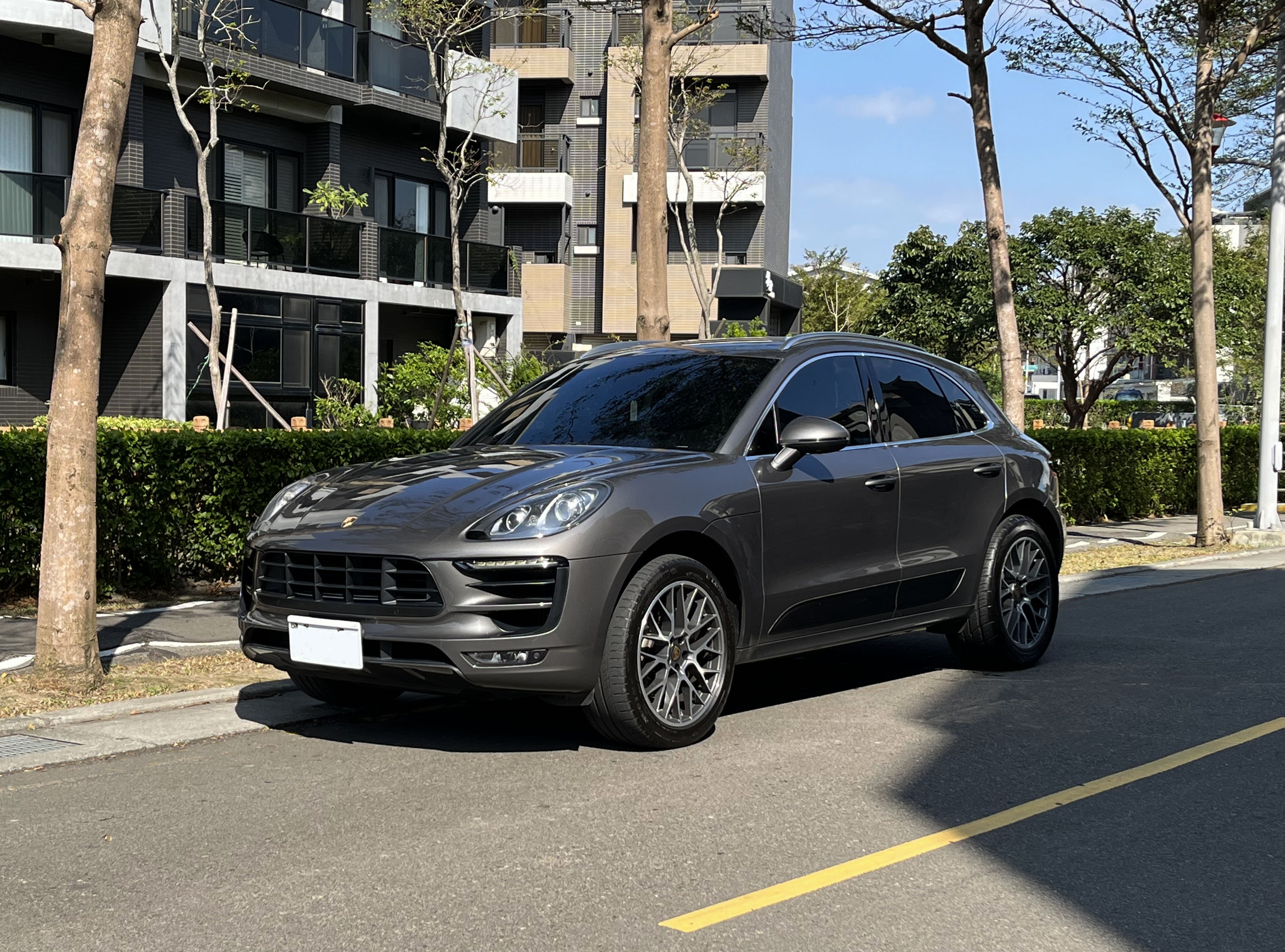Porsche  MACAN S
