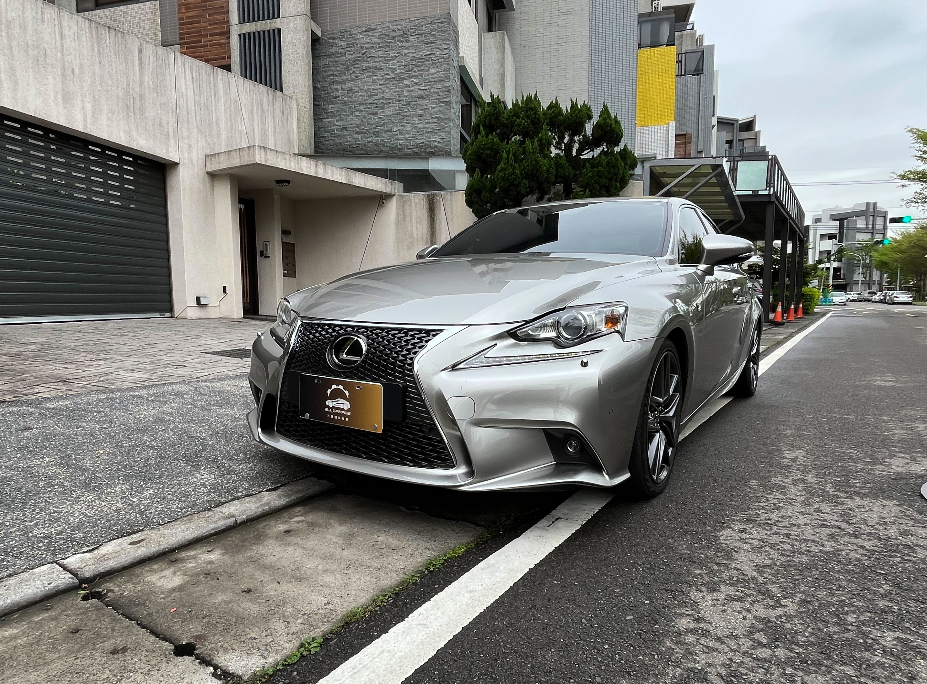 Lexus IS 200t F Sport版
